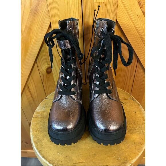 Pop Yeardly Pewter Combat Ankle Boots Metallic Lug Sole Chain Womens 6.5 NWOT - Picture 2 of 7